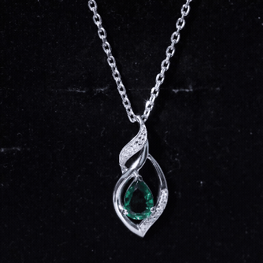Nature Inspired Lab Emerald Designer Necklace with Silver Chain