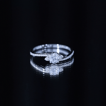 Lab Grown Diamond 6 MM Solitaire Engagement Ring With Side Stones