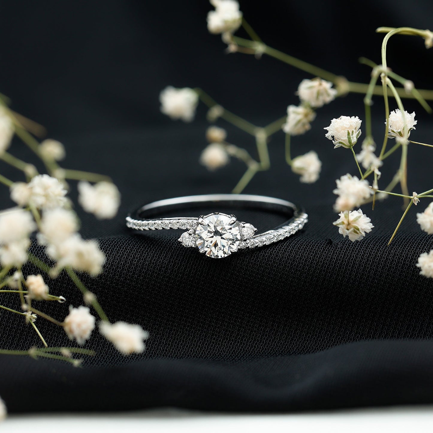 Lab Grown Diamond 6 MM Solitaire Engagement Ring With Side Stones