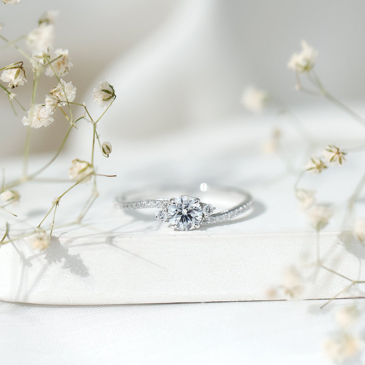 Lab Grown Diamond 6 MM Solitaire Engagement Ring With Side Stones