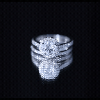 Certified Lab Grown Diamond Halo Ring With Wedding Band