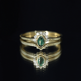 Oval Cut Lab Grown Emerald Wedding Ring Set with Diamond