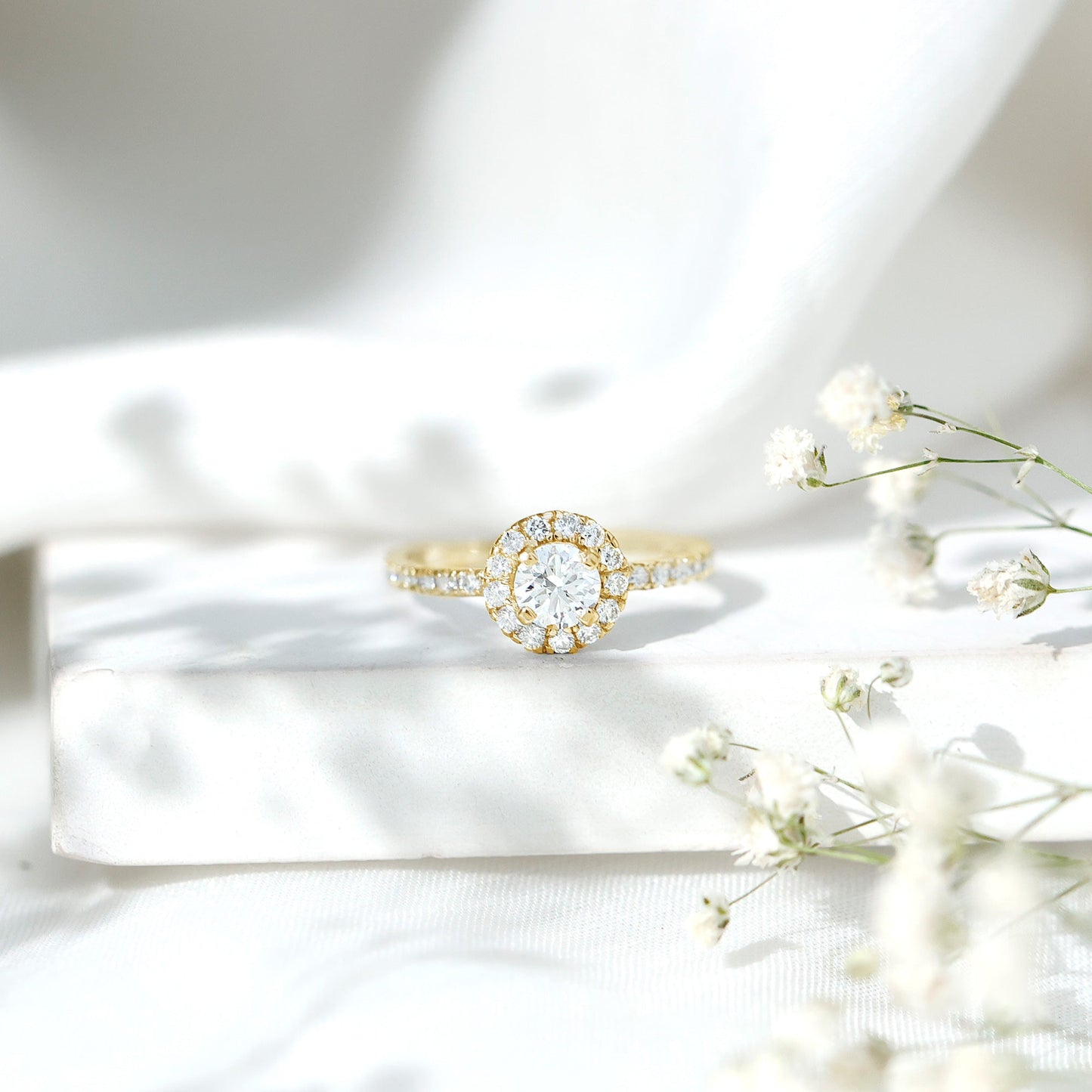 Minimal Engagement Ring with Lab Grown Diamond